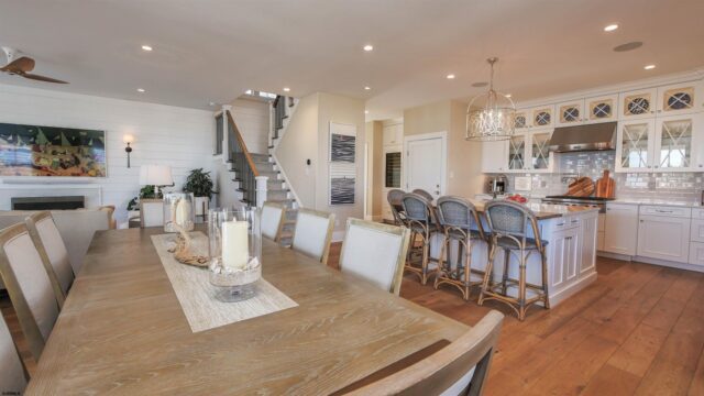 Ocean City, New Jersey Beachfront Dining Area: Large Table & Kitchen 