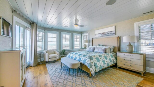 Ocean City, NJ Beachfront Master Suite: King Bed & Dresser