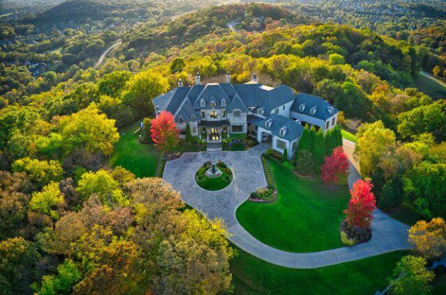 Exterior of Dave Ramsey house in Tennessee 