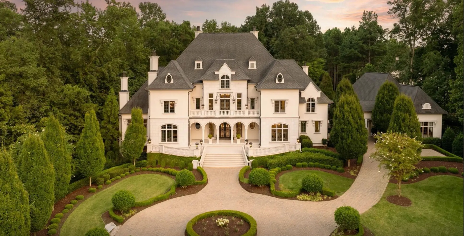 A Glimpse Inside a Captivating Estate in Waxhaw, NC