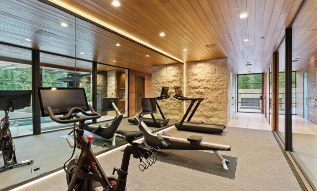 State-of-the-art gym in Russell Weiner’s luxury estate, designed for fitness and relaxation. 